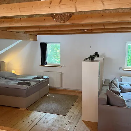 Idyllische Auf Privatem Pferdehof Fuer Bis Zu 6 Personen Apartment Lachendorf